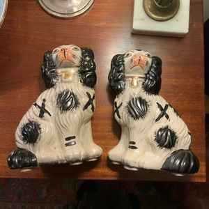 Antique pair of Victorian Staffordshire black and white King Cavalier Spaniels